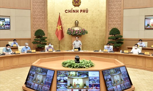 Thủ tướng Chính phủ Phạm Minh Chính chủ trì cuộc họp trực tuyến. Ảnh Nhật Bắc