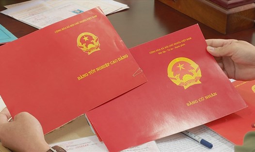 Phòng An ninh chính trị Nội bộ, Công an tỉnh Đắk Lắk vừa phát hiện nhiều trường hợp ở huyện Cư Kuin sử dụng bằng giả, bằng không hợp lệ đi xin việc làm. Ảnh: T.X