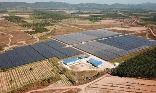 Chủ đầu tư điện năng lượng mặt trời mái nhà ở miền Trung -Tây Nguyên kêu cứu vì bị sa thải điện. Ảnh: Hương Cẩm