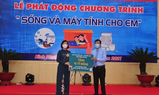 Lễ phát động chương trình "Sóng và máy tính cho em" tại tỉnh Bình Phước