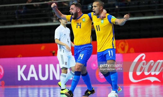Futsal Brazil nhọc nhằn đánh bại đối thủ hạng 14 thế giới Morocco ở tứ kết. Ảnh: Getty