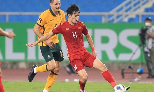 Tiền vệ Nguyễn Hoàng Đức được đánh giá cao khi thi đấu cùng tuyển Việt Nam tại vòng loại World Cup 2022. Ảnh: Hoài Thu.