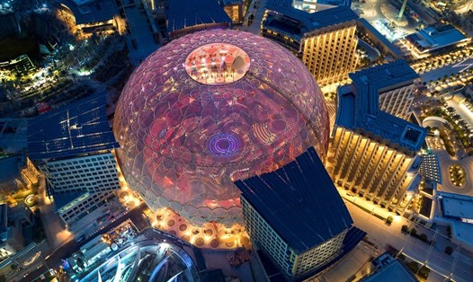Quảng trường Al Wasl - một trong những quảng trường mái vòm lớn nhất thế giới là tâm điểm của khu tổ hợp EXPO 2020 Dubai.