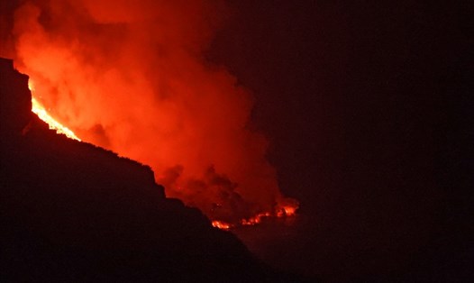 Dung nham núi lửa trên đảo Canary ngày 29.9. Ảnh: AFP