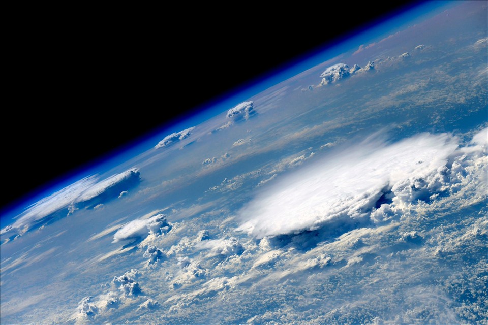 Ảnh Trái đất do phi hành gia Nga chụp từ cửa sổ module mới Nauka của Nga trên Trạm vũ trụ Quốc tế ISS. Ảnh: Roscosmos