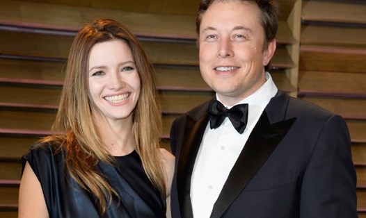 Tỉ phú Elon Musk đã kết hôn 3 lần, trong đó có 2 lần với 1 người phụ nữ, 
nữ diễn viên Talulah Riley. Ảnh: AFP