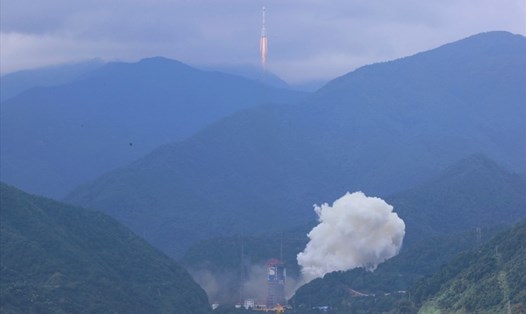 Tên lửa Trường Chinh 3B mang theo vệ tinh Thập Yển 10 cất cánh từ Tây Xương. Ảnh: Nasaspaceflight