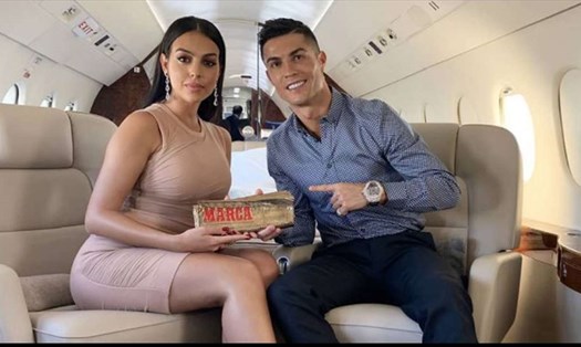 Cầu thủ Christina Ronaldo là tỉ phú trong làng bóng đá. Ảnh TL