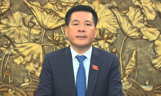 Ủy viên Trung ương Đảng, Bộ trưởng Bộ Công Thương Nguyễn Hồng Diên phát biểu chúc mừng 72 năm quốc khánh Trung Quốc. Ảnh chụp màn hình