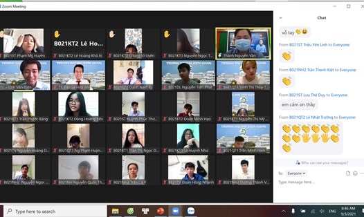 Học viên tham gia khóa đào tạo của trường Đại học Kiên Giang bằng hình thức trực tuyến. Ảnh: PV