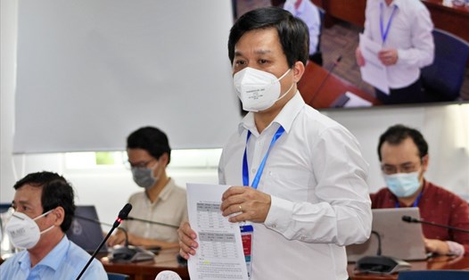 Ông Nguyễn Hồng Tâm - Phó Giám đốc phụ trách HCDC thông tin về thuốc kháng virus điều trị COVID-19 tại họp báo ngày 5.9. Ảnh: Huyên Nguyễn