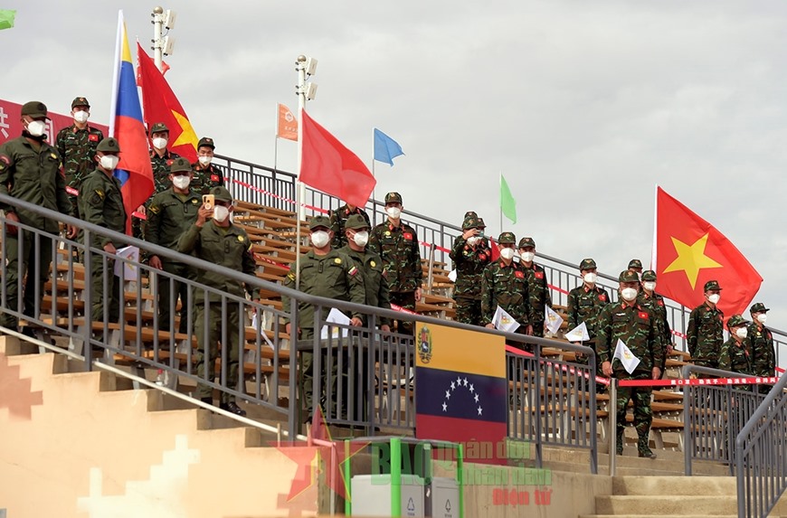 Đoàn quân đội các nước thực hiện nghi thức bế mạc Army Games 2021 tại Trung Quốc ngày 4.9. Ảnh: QĐND