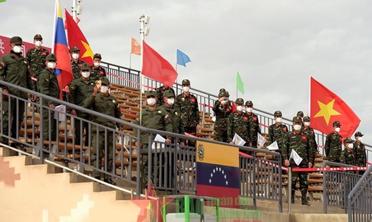 Đoàn quân đội các nước thực hiện nghi thức bế mạc Army Games 2021 tại Trung Quốc ngày 4.9. Ảnh: QĐND