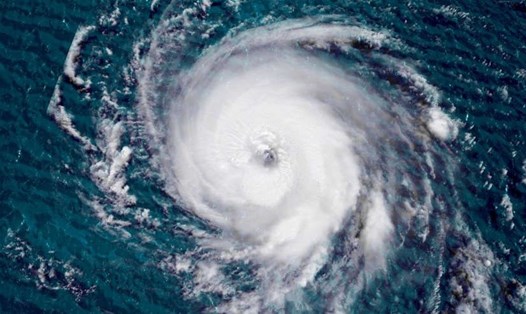 Theo tin bão mới nhất, cơn bão Larry được dự báo có khả năng mạnh hơn bão Ida nhưng không đổ bộ trực tiếp vào nước Mỹ. Ảnh: CNN Weather