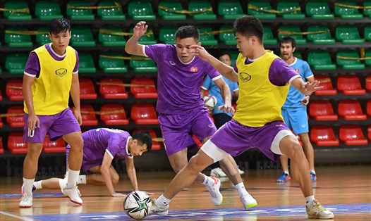 Đội tuyển Futsal Việt Nam tập buổi đầu tại Lithuania. Ảnh: VFF