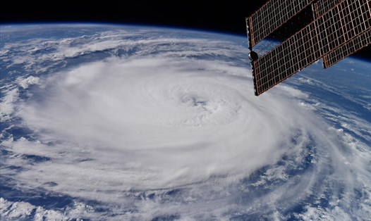 Hình ảnh bão Larry chụp từ Trạm vũ trụ Quốc tế. Ảnh: NASA