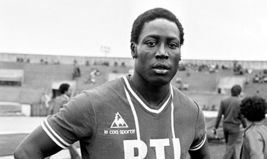 Cựu tuyển thủ Pháp - Jean-Pierre Adams trong màu áo Paris Saint-Germain năm 1976. Ảnh: AFP