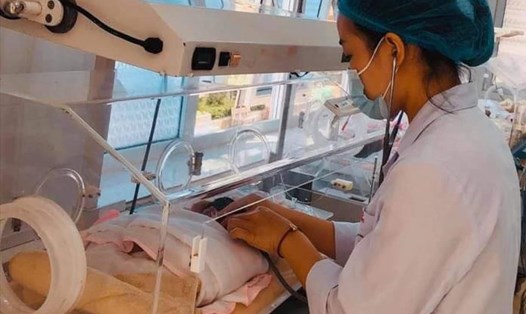 Bệnh nhi được chăm sóc tại Bệnh viện đa khoa tỉnh Sơn La. Ảnh: BVCC