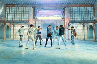 "Fake Love" là MV thứ 5 của BTS đạt thành tích tỉ view. Ảnh: MV.