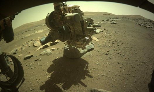 Tàu Perseverance tiếp tục thành công vang dội trong lần khoan mẫu thứ 2 từ tảng đá Rochette trên sao Hỏa. Ảnh: NASA