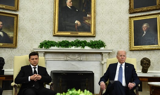 Tổng thống Joe Biden và Tổng thống Ukraina Volodymyr Zelensky trong cuộc gặp tại Nhà Trắng tháng 9.2021. Ảnh: AFP