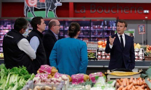 Pháp cấm bọc trái cây, rau củ trong màng nhựa từ 1.1.2022. Ảnh: AFP/Getty