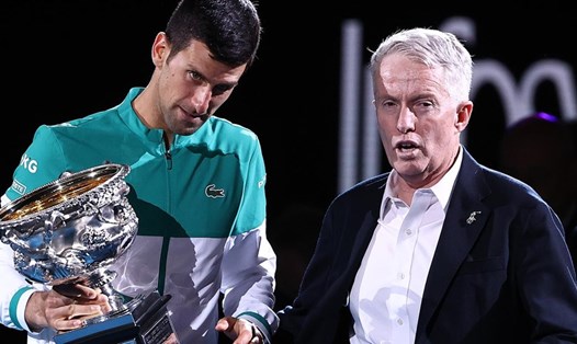 Luật sư của Novak Djokovic tin rằng, Bộ Nội vụ Australia đã làm sai thủ tục, trong khi ngược lại, chính quyền nước này cho rằng, Tennis Australia và bang Victoria chỉ cấp miễn trừ y tế để anh dự Australian Open chứ không phải để nhập cảnh nước này. Ảnh: AO