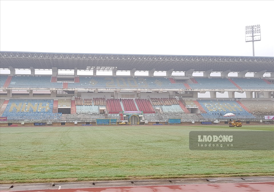 Sân vận động bạc tỉ ở Ninh Bình "hồi sinh" sau gần 1 thập kỷ bỏ hoang