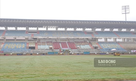Sân vận động Ninh Bình với sức chứa 22.000 chỗ ngồi sau gần 1 thập kỷ bỏ hoang đã được cải tạo lại. Ảnh: NT