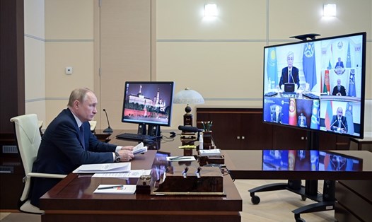 Tổng thống Nga Vladimir Putin tham dự cuộc họp khẩn trực tuyến của Hội đồng Tổ chức Hiệp ước An ninh Tập thể (CSTO) về tình hình ở Kazakhstan ngày 10.1. Ảnh: AFP