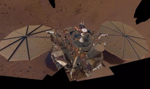 Tàu InSight trên sao Hỏa. Ảnh: NASA