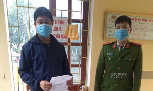 Đặng Như X (bên trái) bị phạt 15 triệu đồng vì hành vi trốn tránh việc áp dụng cách ly y tế tại nhà. Ảnh: Thanh Chi.