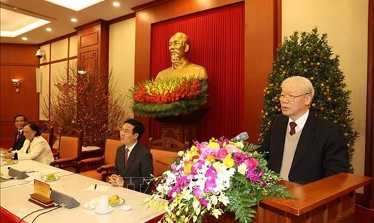 Tổng Bí thư Nguyễn Phú Trọng nói chuyện với đại biểu.