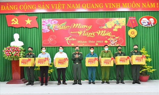 Bộ Tư lệnh Quân khu 9 thăm, chúc Tết các đơn vị đóng quân trên các đảo ở Kiên Giang. Ảnh: PV