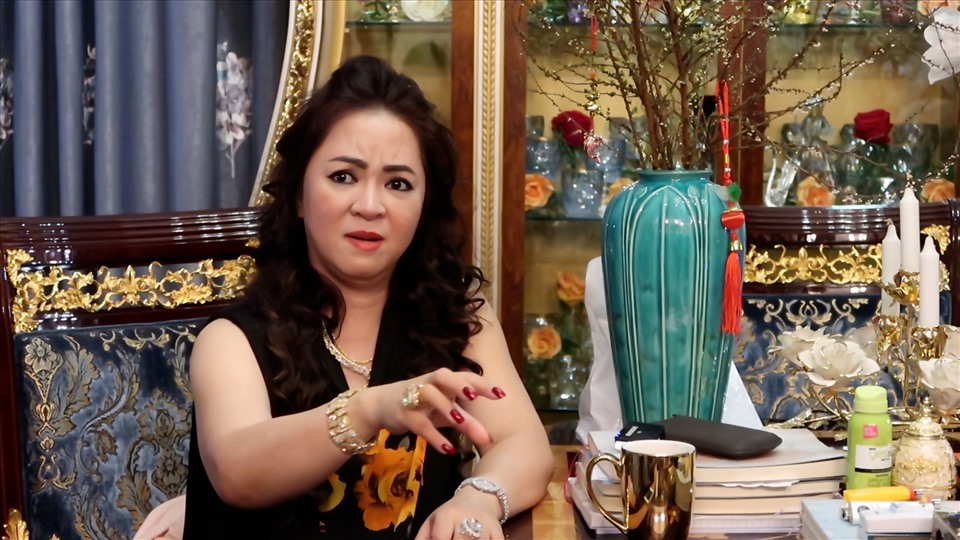 Livestream của bà Nguyễn Phương Hằng | LAODONG.VN