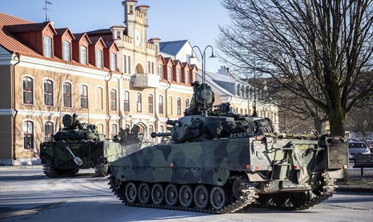 Thụy Điển triển khai xe tăng để đề phòng căng thẳng Nga-Ukraina. Ảnh: Global Look Press