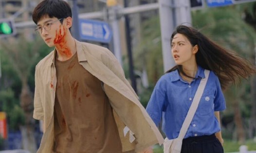 Phim "Khởi đầu" của Bạch Kính Đình và Triệu Kim Mạch đạt được thành tích "khủng" dù mới ra mắt. Ảnh chụp màn hình