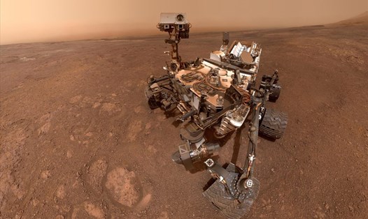 Tàu thám hiểm sao Hỏa Curiosity của NASA tại địa điểm khoan "Rock Hall" thuộc khu vực Vera Rubin Ridge. Ảnh: NASA
