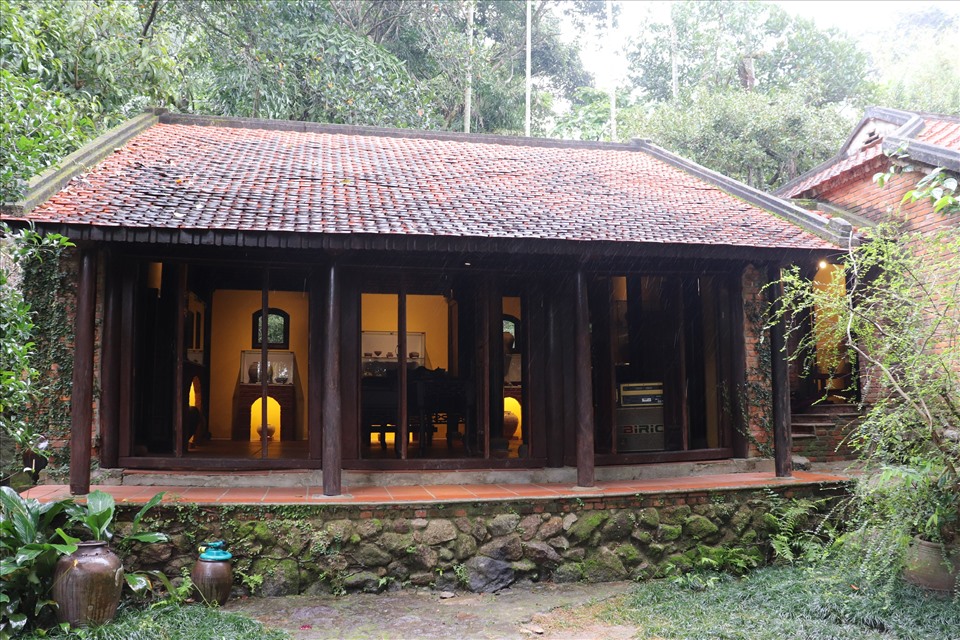 Gian nhà mang kiến trúc hiện đại, phong cách nhà vườn giữa lòng Đà Nẵng là nơi lưu giữ và trưng bày nhiều hiện vật của văn hoá Sa Huỳnh, Đại Việt, Chăm-pa.....  Ảnh: Nguyễn Linh