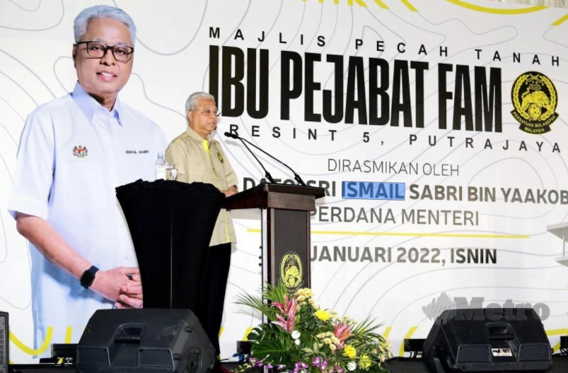 Thủ tướng Malaysia mong đội nhà học tập bóng đá Việt Nam, Hoàng Anh Gia Lai