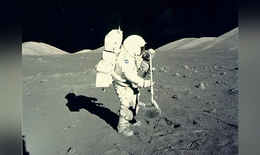 Phi hành gia Jack Schmitt của sứ mệnh Apollo 17 trên Mặt trăng. Ảnh: NASA