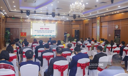 Công đoàn Viên chức tỉnh Hòa Bình tổ chức Hội nghị Tổng kết hoạt động công đoàn năm 2021, triển khai nhiệm vụ năm 2022. Ảnh: Trần Trọng.