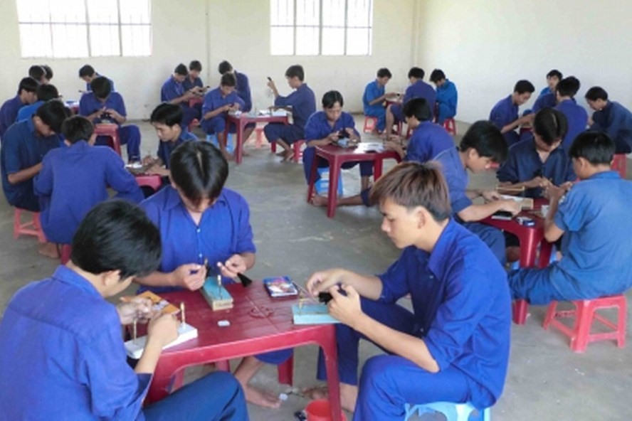 Chi phí thực hiện giáo dục tại xã, phường, thị trấn thế nào?
