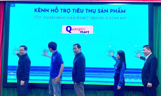 Lễ ra mắt kênh hỗ trợ tiêu thụ sản phẩm của thanh niên khởi nghiệp ở tỉnh Quảng Trị. Ảnh: TT.