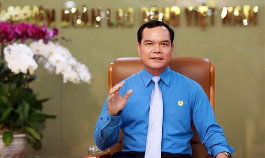 Uỷ viên Trung ương Đảng, Chủ tịch Tổng Liên đoàn Lao động Việt Nam Nguyễn Đình Khang.
