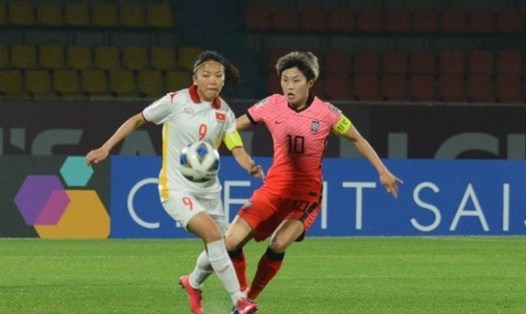 Tiền vệ ngôi sao Ji So-yun lập cú đúp vào lưới tuyển nữ Việt Nam. Ảnh: AFC
