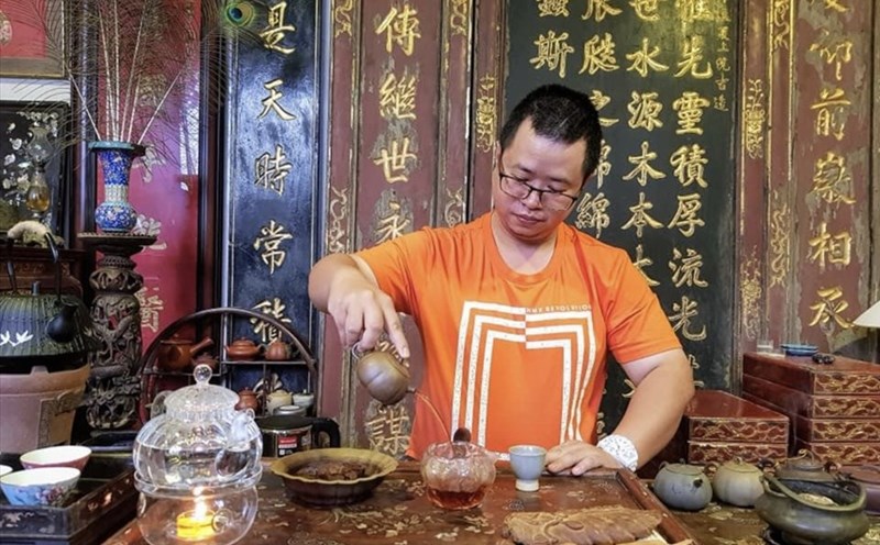 Nhà sưu tập Lê Thiện Gia. Ảnh: TĐAS