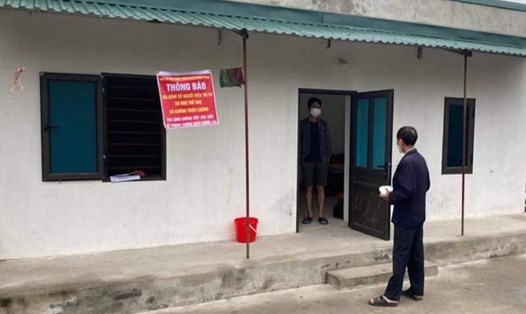 Một trường hợp F0 nhẹ, không triệu chứng ở xã Đông Phong (huyện Tiền Hải, Thái Bình) được thí điểm điều trị, theo dõi tại nhà. Ảnh: CDC Thái Bình