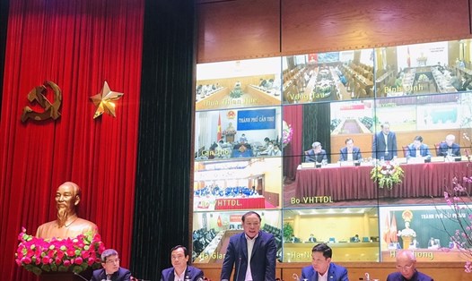 Bộ trưởng Nguyễn Văn Hùng phát biểu tại Hội thảo “Thống nhất lộ trình, giải pháp mở cửa hoạt động du lịch quốc tế“. Ảnh: Hương Mai