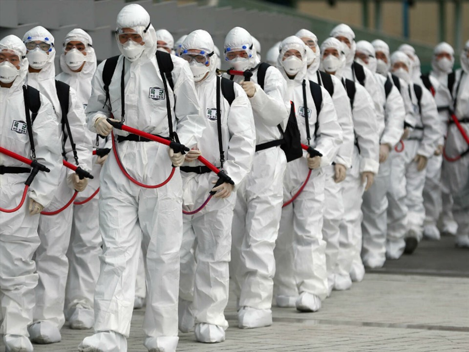 Số ca nhiễm COVID-19 mới của Hàn Quốc đang ngày càng tăng trong bối cảnh biến thể Omicron lây lan mạnh mẽ. Số ca nhiễm COVID-19 mới của Hàn Quốc đang ngày càng tăng trong bối cảnh biến thể Omicron lây lan mạnh mẽ. Ảnh: AFP